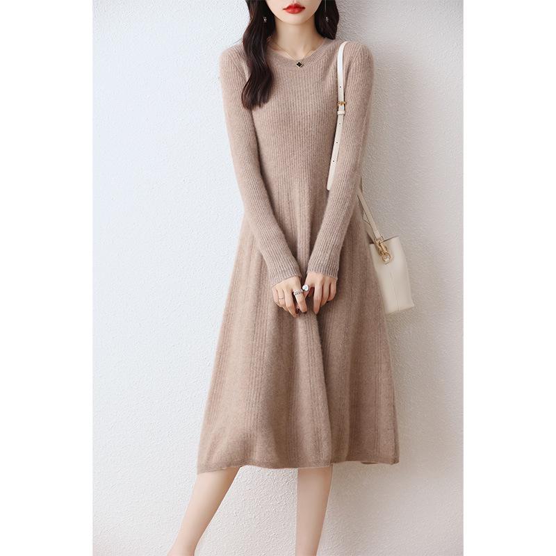 Women's Slim Fit Waist-Cinching Over-the-Knee Knitted Wool Dress - Autumn/Winter Base Layer, Round Neck, New Style