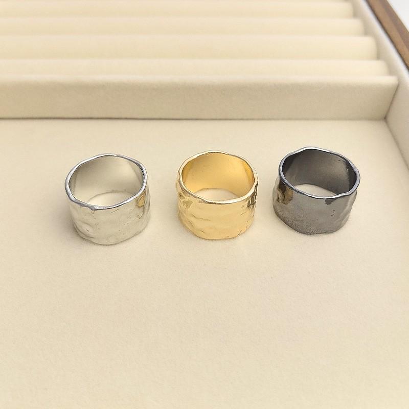 European & American Irregular Metal Bangle: Simple, Atmospheric, Cold Style Armlet with Personality