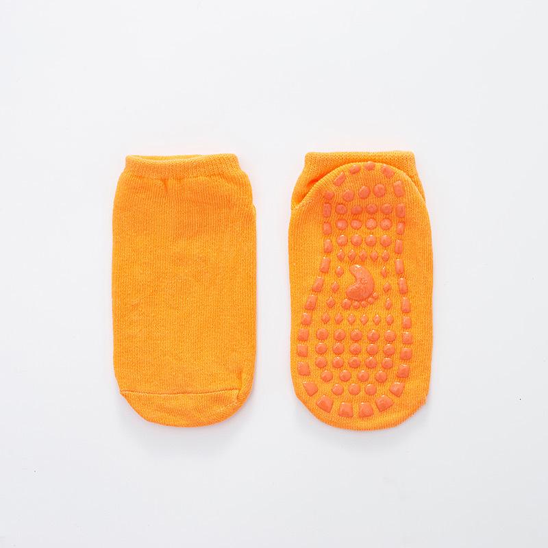 Kids' Non-Slip Trampoline Socks: Lightweight, Breathable, Dot-Grip for Safe Play and Walking, Perfect for Spring & Summer.