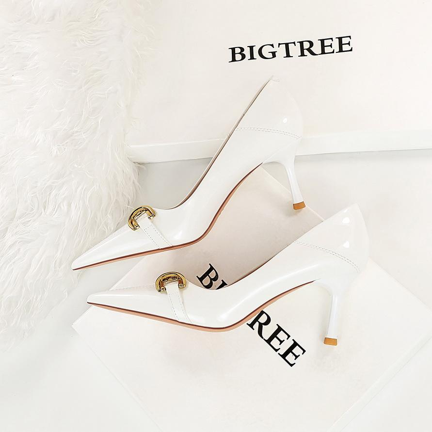 Chaussures à talons hauts européennes et américaines, chaussures pour femmes, talon fin, bouche peu profonde, talon haut pointu, boucle de ceinture en métal, chaussures simples