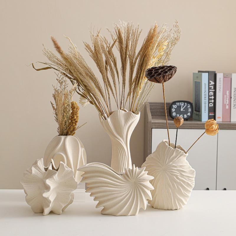 Matte White Fashion Plain Fired Irregular Wrinkled Vase Abstract Crafts Ceramic Flowerpot Desktop Decoration Ceramic Flower Vase