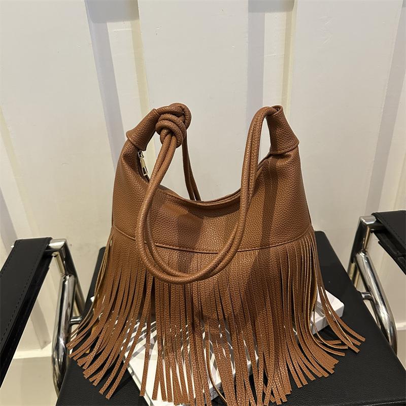 Velkokapacitní střapcová kabelka pro ženy na podzim a v zimě, nová trendy retro všestranná crossbody kabelka, jednoduchá a módní taška přes rameno