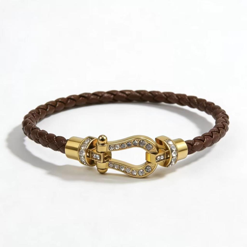 Pulsera en forma de U de herradura Microincrustada Cuerda de cuero de doble capa Hebilla magnética Pulsera de herradura 2026 Moda Accesorios de uso personalizado