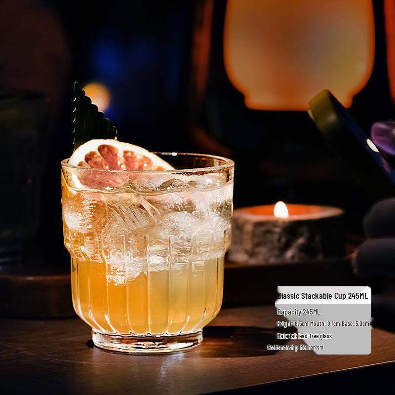 Japanische Collins-Tasse: Leichtes Highball-Glas für Cocktails und Long Island Iced Tea