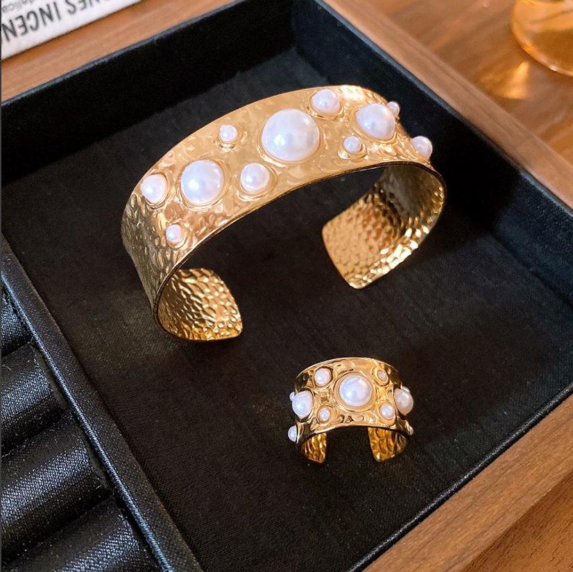 Minimalist Metal Grid Bracelet - European & American Fashion Niche, High-end Style Hand Jewelry