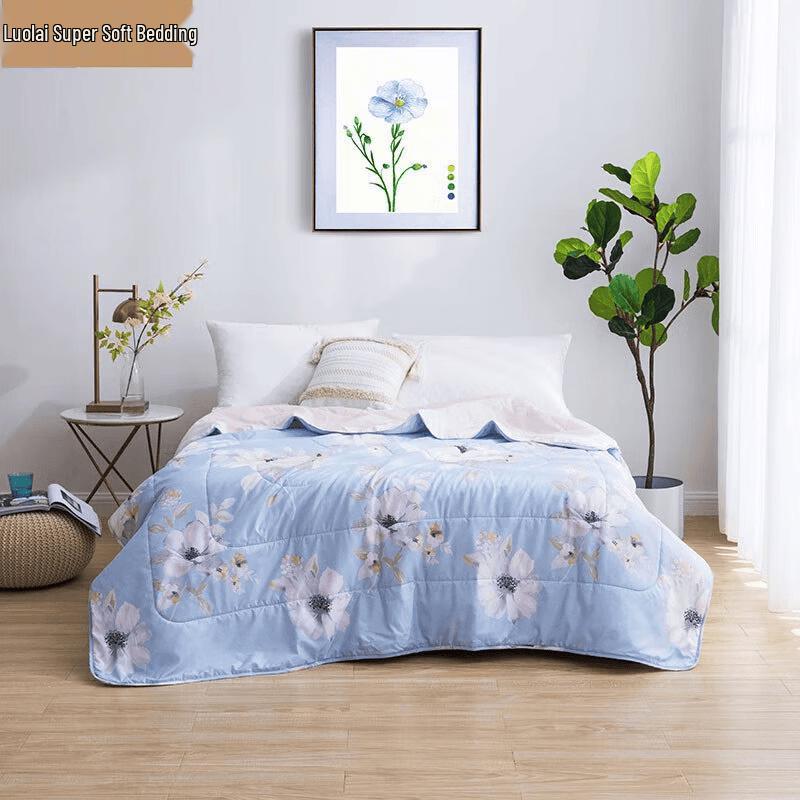 LUOLAI Floral Whisper Ripple Summer Quilt
