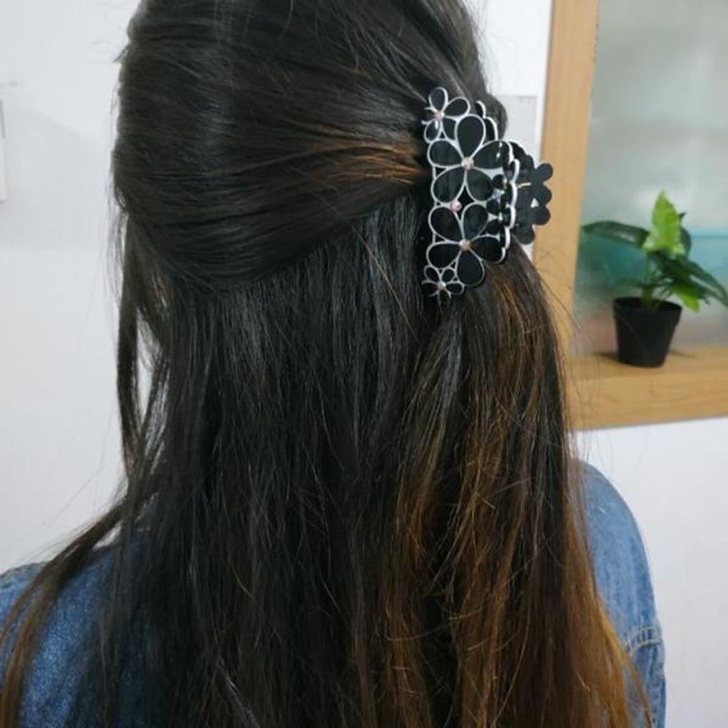 Atria's gorgeous and luxurious flower clip OSHHPIN0005