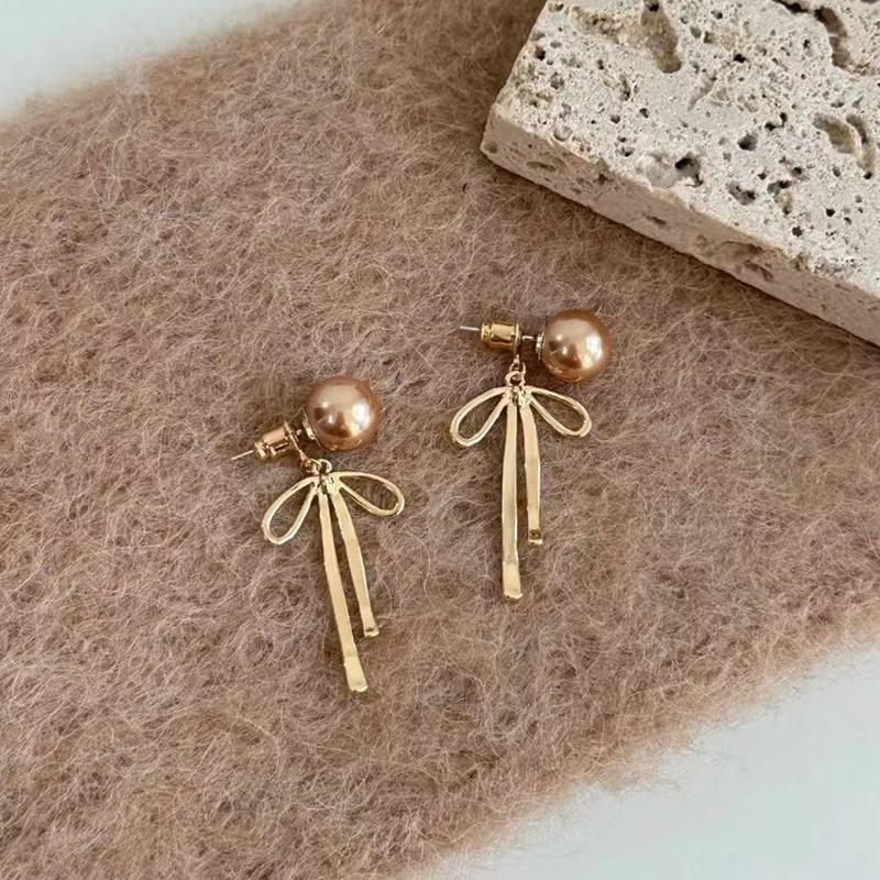 Cold Pearl Bow Stud Earrings Women'S Light Luxury High-End Foreign Style Earrings Cold Wind Temperament Ear Jewelry