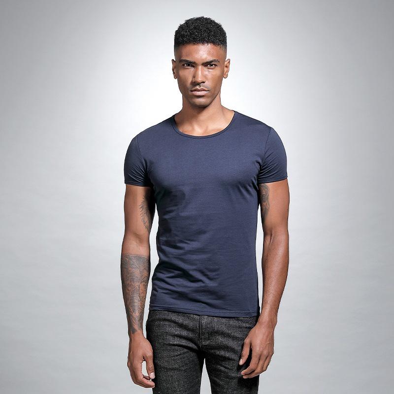 

Чоловіча приталена однотона футболка з V-подібним вирізом білого кольору - з короткими рукавами, коміром-сердечком, облягаючою шкірою XL