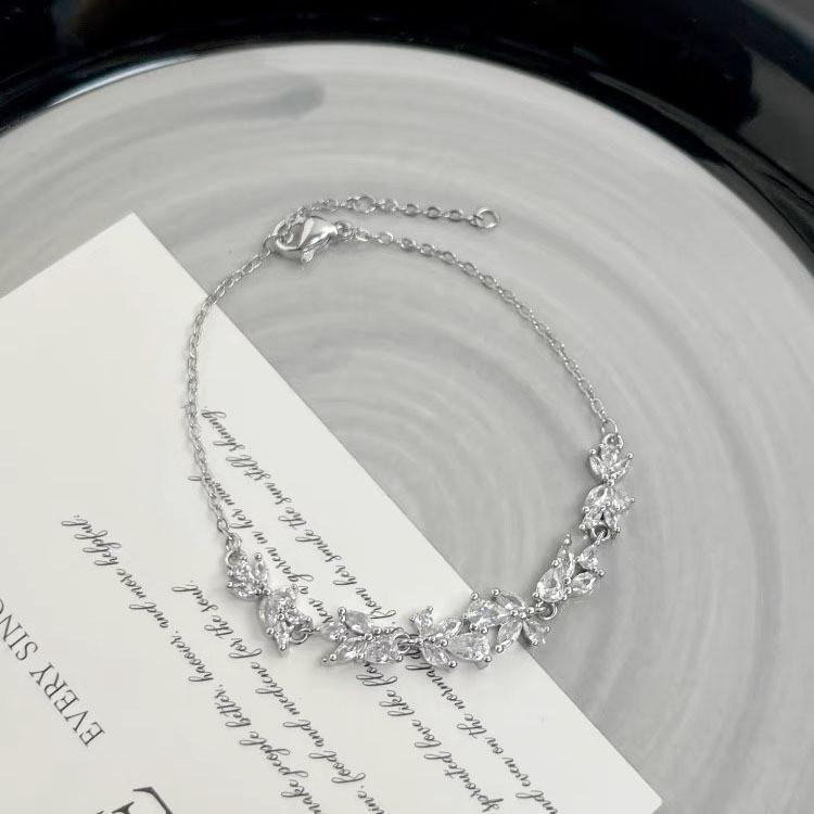 Starry Sophisticated Night Zirconia Bracelet For Women Elegant Copperplated Geometric Hand Jewelry