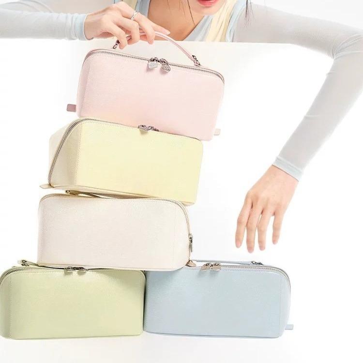 Women's makeup organizer bag2026New portable, large-capacity, compartmentalized makeup bag, travel toiletry bag, and cosmetic organizer