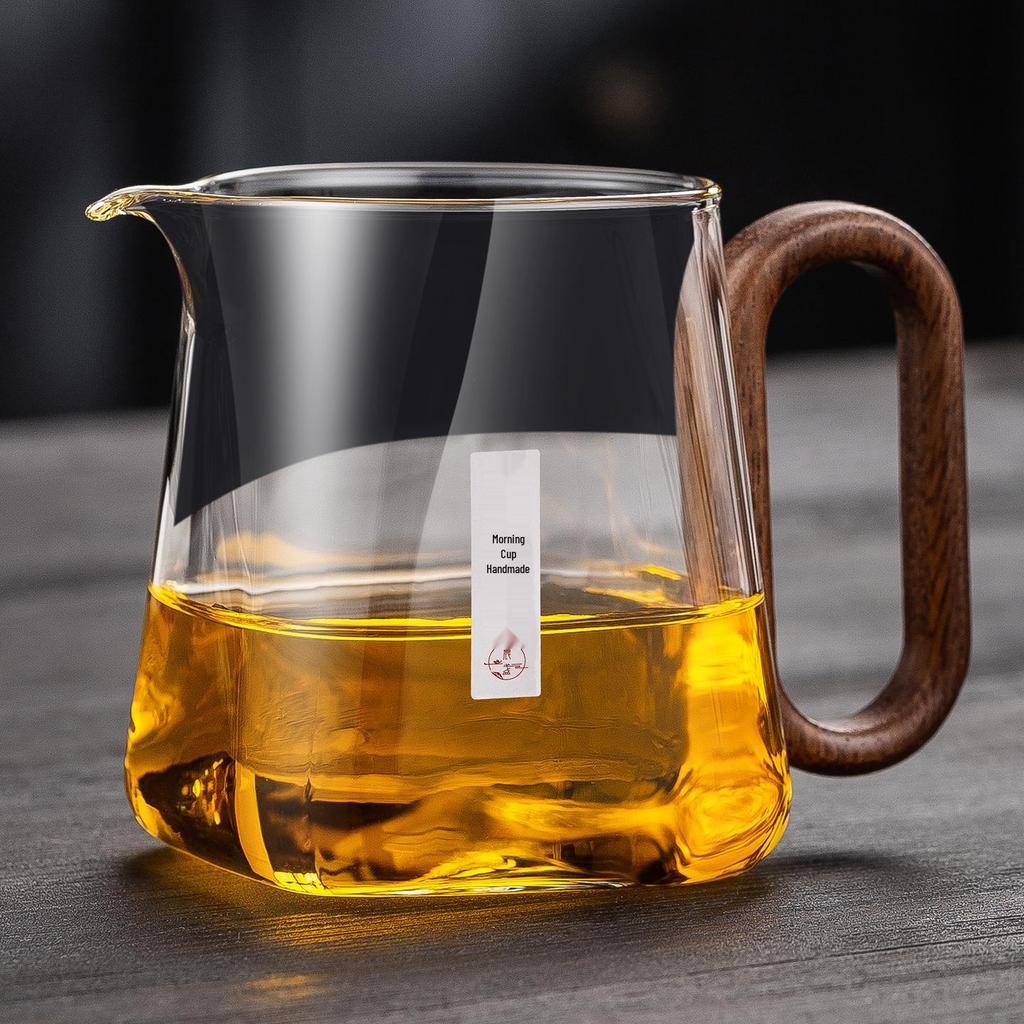 Wooden Handle Glass Gong Dao Bei: High-Temperature Resistant, Thickened Filter Tea Infuser Cup Set