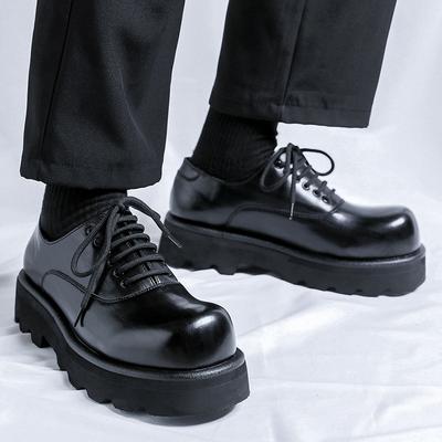 2024 neue Lederschuhe Herren Koreanische Version Trend vielseitige atmungsaktive Schuhe Britischer Stil dicksohlige formelle Herrenschuhe 6123-R
