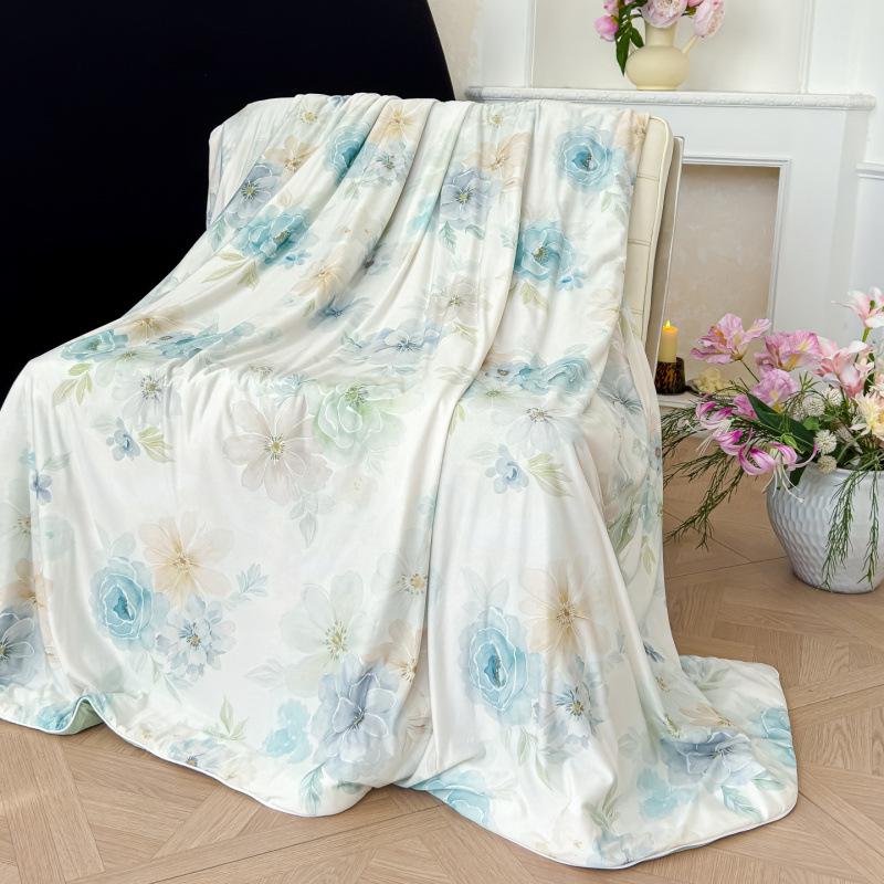 Summer Silk Quilt: Digital Print Floral Air Conditioning Comforter