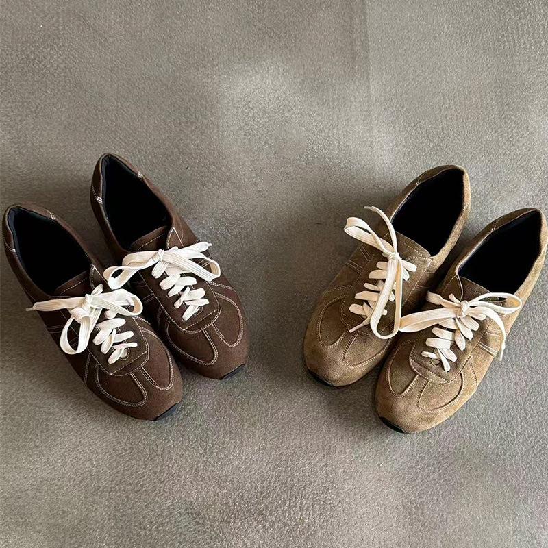 Sheepskin Version~ 2025 New Retro Niche Round Head Lace-up Flat Bottom Casual Sports Fashion Low-top German Training Shoes Women