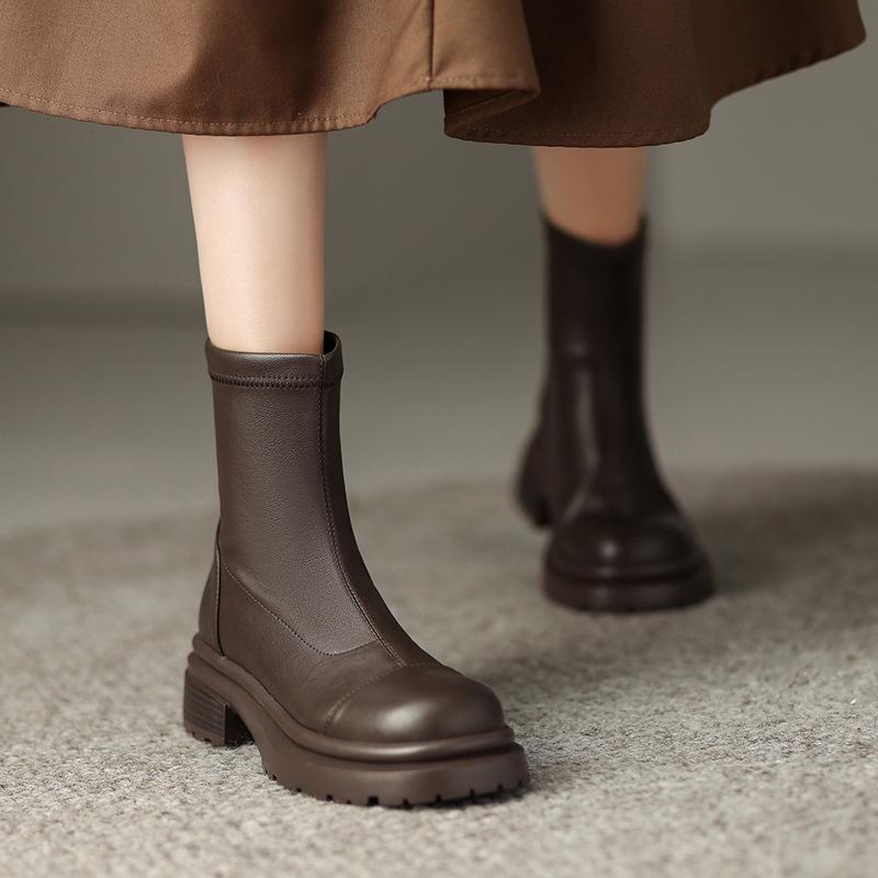 New Korean version women's Martin boots thick-soled non-slip medium heel large size women's boots square heel zipper round head autumn and winter boot