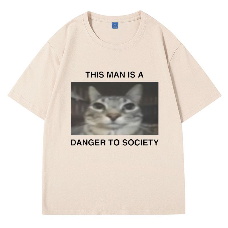 

Забавная футболка с мемом про кота для мужчин и женщин. Этот человек опасен для общества. Фото котенка в анфас. Футболка с шуткой. Модная футболка оверсайз с короткими рукавами. XXXXL