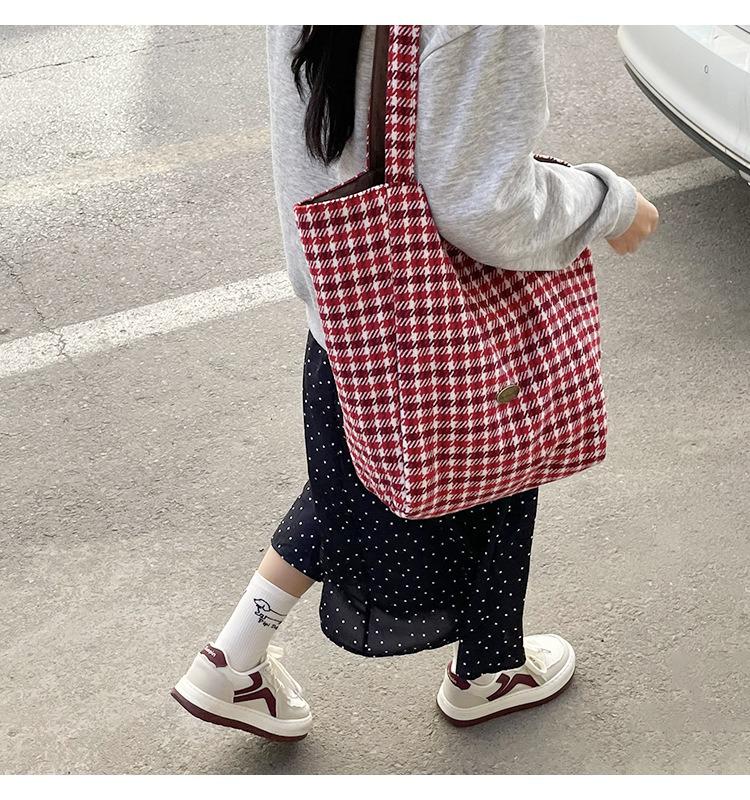 2026 New Ins Style Reversible Woolen Tote: Autumn/Winter Large Capacity Trendy Shoulder Shopping Bag