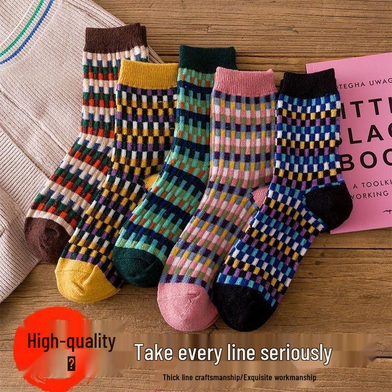 Women's Mid-Calf Reindeer Jacquard Wool Socks - Soft & Comfortable for Autumn and Winter