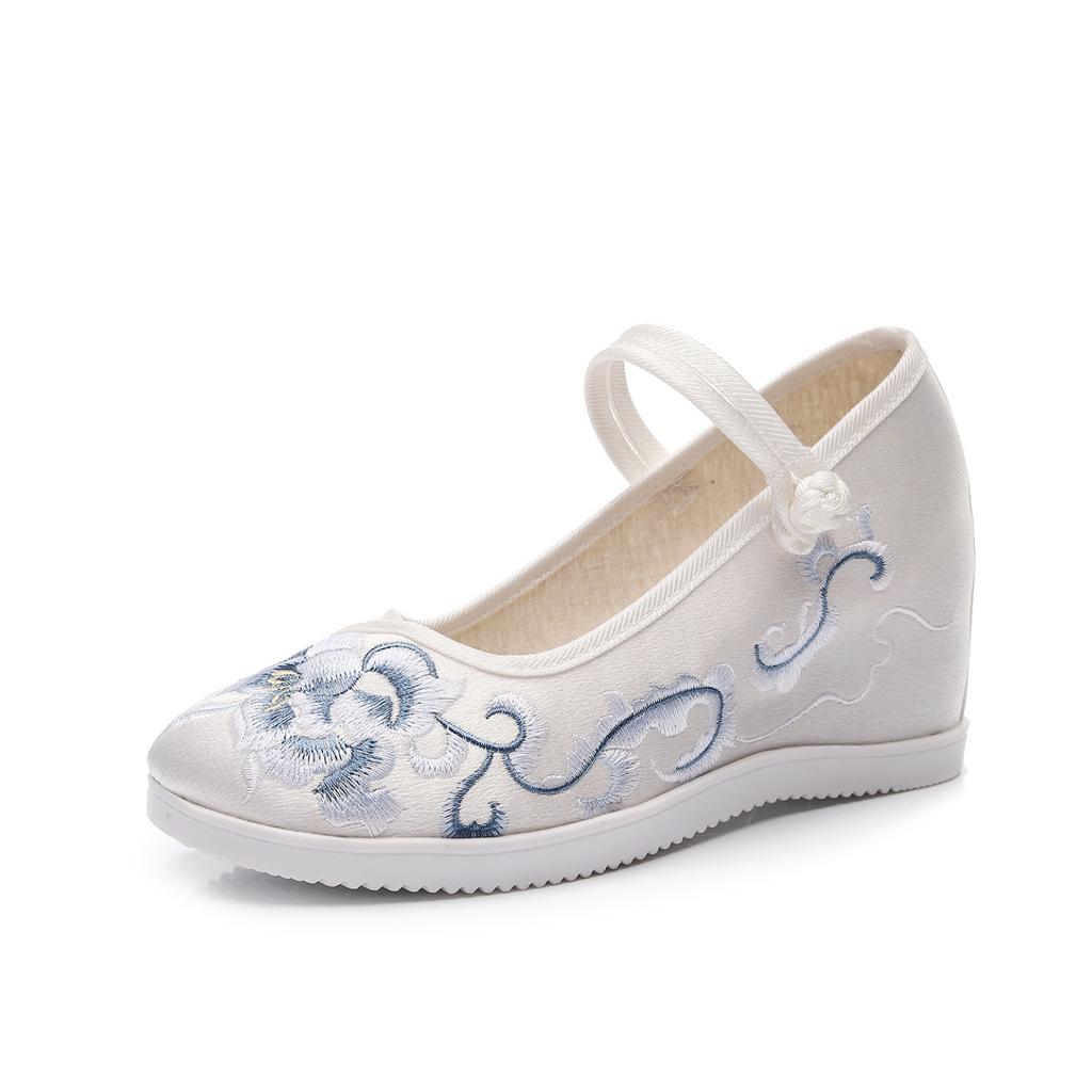 [Lingyu] 2025 Spring New Old Beijing Cloth Shoes Women's Inner Height Increase New Chinese Embroidered Shoes Ancient Hanfu Shoes