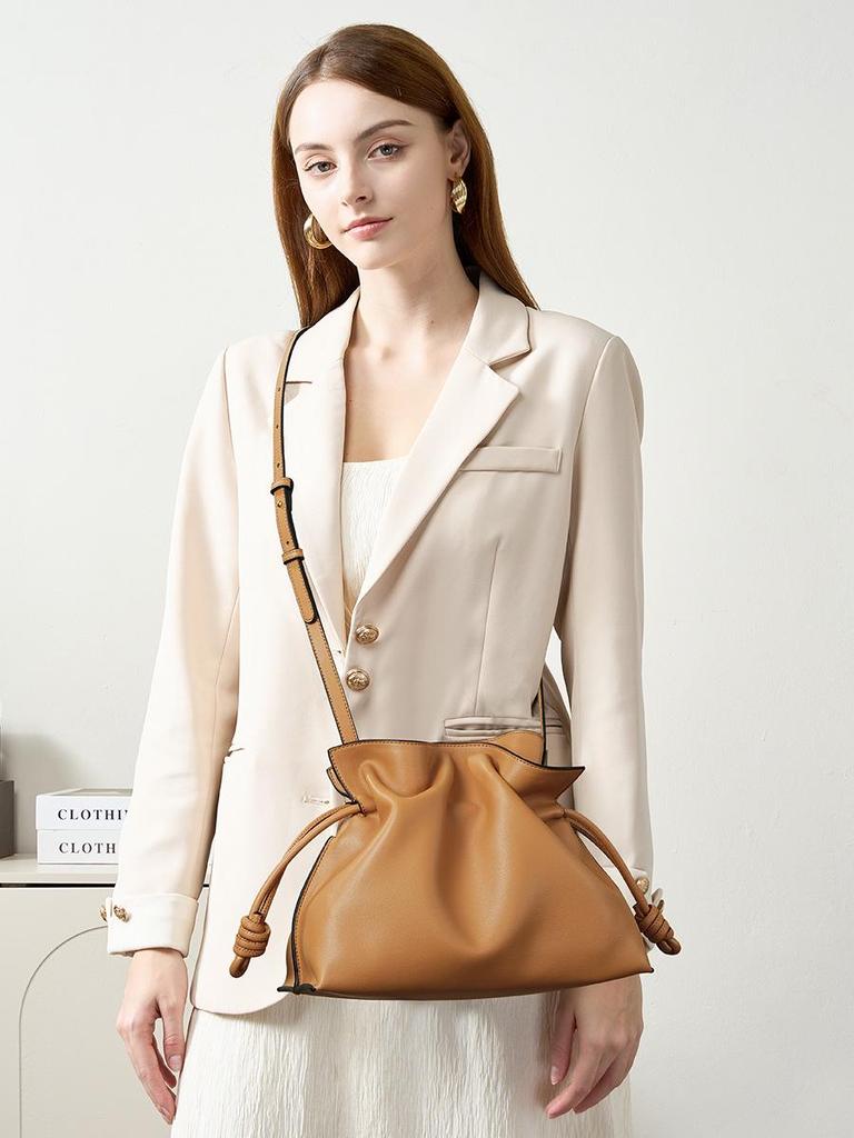 Pleated Cloud Bag: Women's Casual Cowhide Shoulder & Crossbody Bag with Drawstring for Versatile Commuting