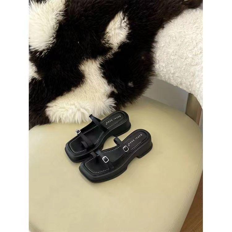 French Buckle with Toe Slippers One-word with Cover Retro Outer Wear Summer New Chic Muffin Thick Bottom Finger Sandals Tide