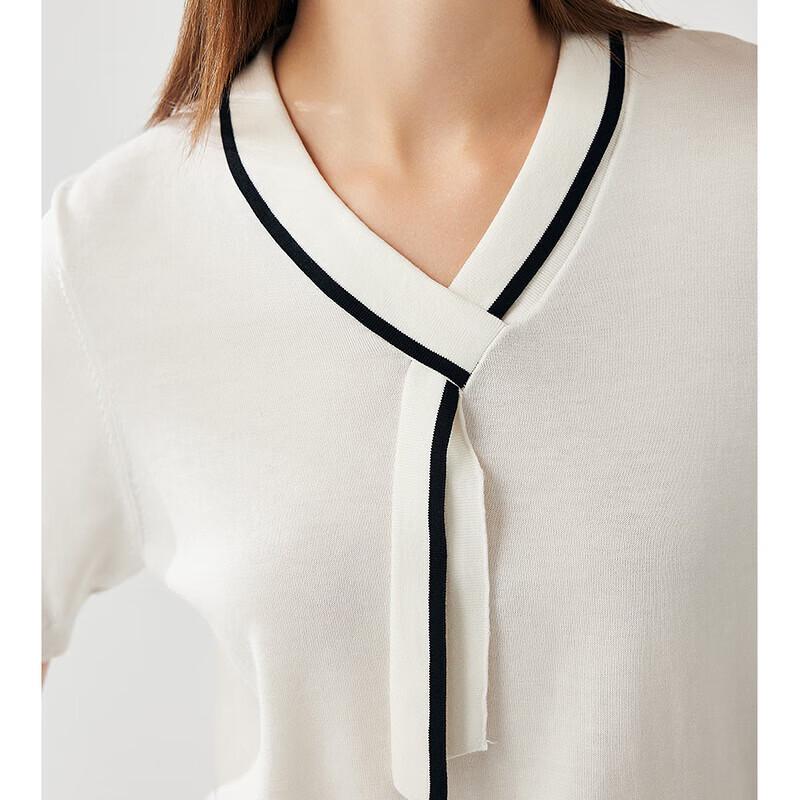 Women's Silk Blend V-Neck Knit Top