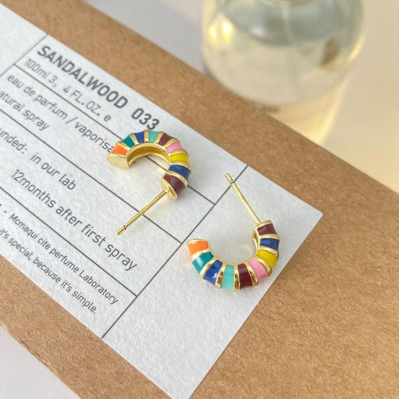 

Маленькие радужные серьги в форме буквы С, цветные клеевые серьги-капли, аксессуары Dopamine для женщин, полукруг