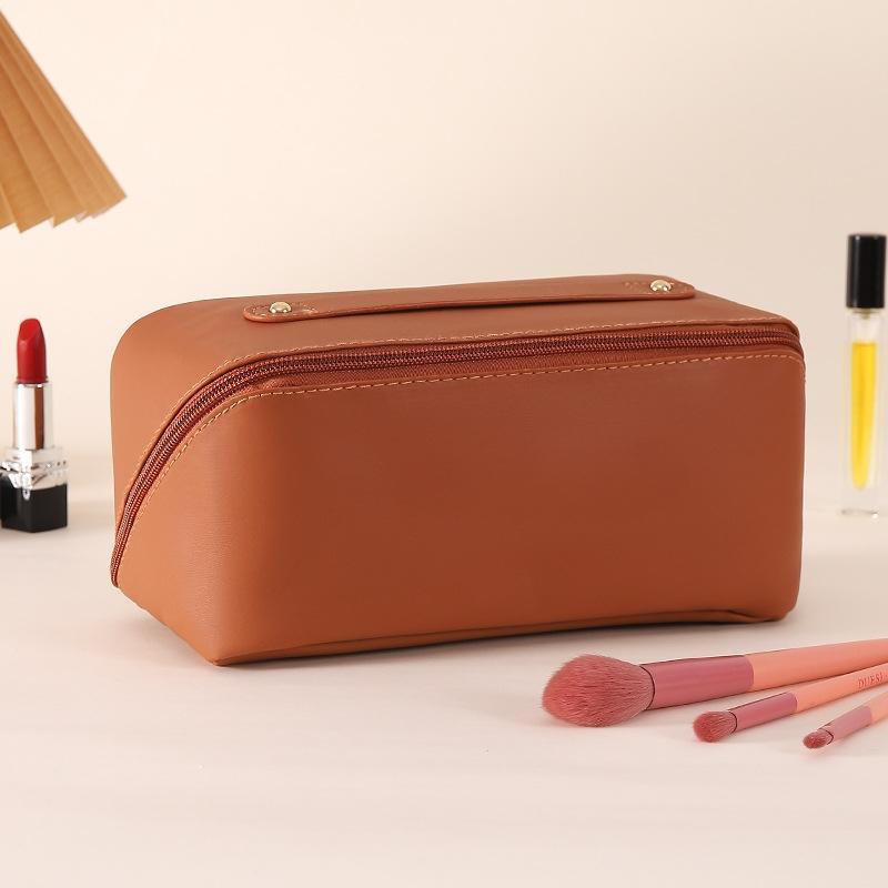 Travel Makeup Bag Large Capacity Women's Cosmetic Bag Waterproof PU Leather Zipper Soft Handle Portable for Skincare