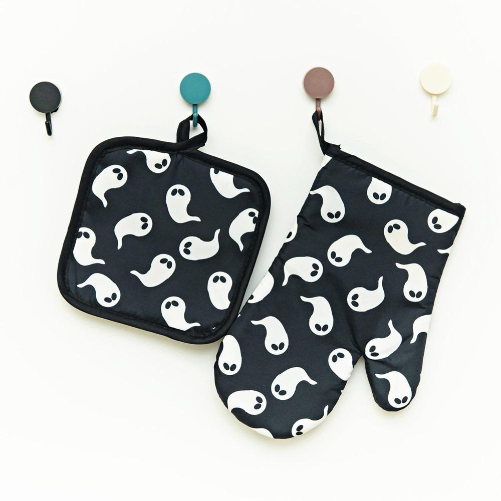Halloween Baking Gloves, Oven Mitts/microwave Mitt Pads Set Are Reusable and Easy To Clean with Ghost/pumpkin/Halloween Patterns