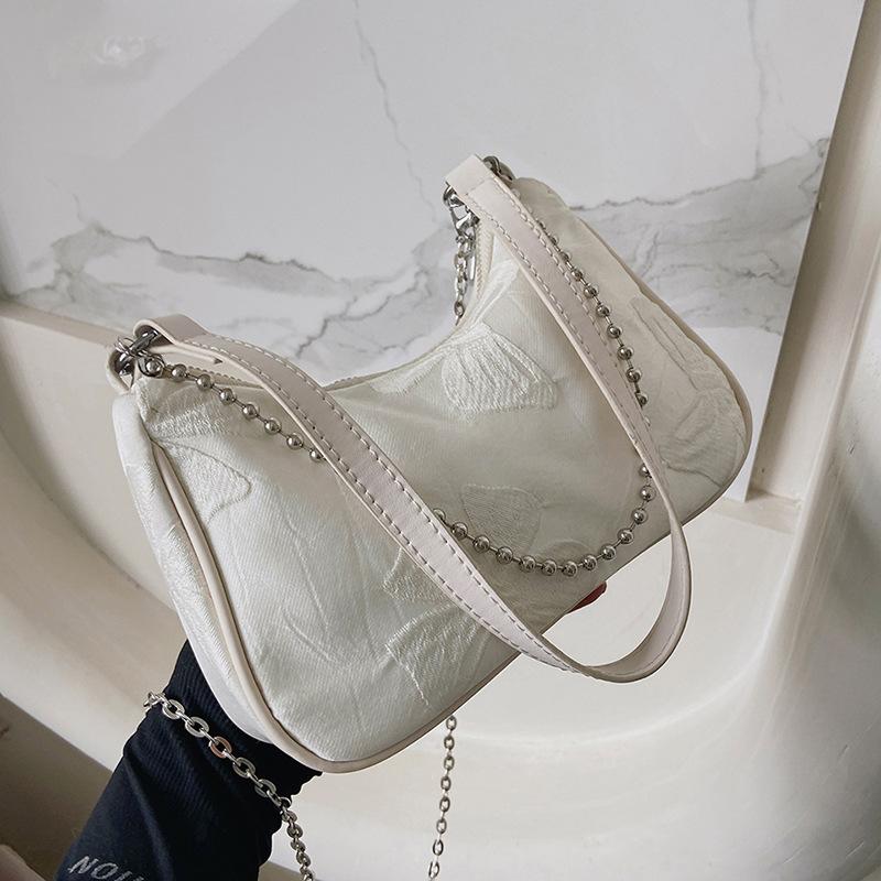 

French Underarm Bag Women S Handbagnewest Fashion Heart-Shaped Shoulder Bag Western Style Chain Messenger Bag