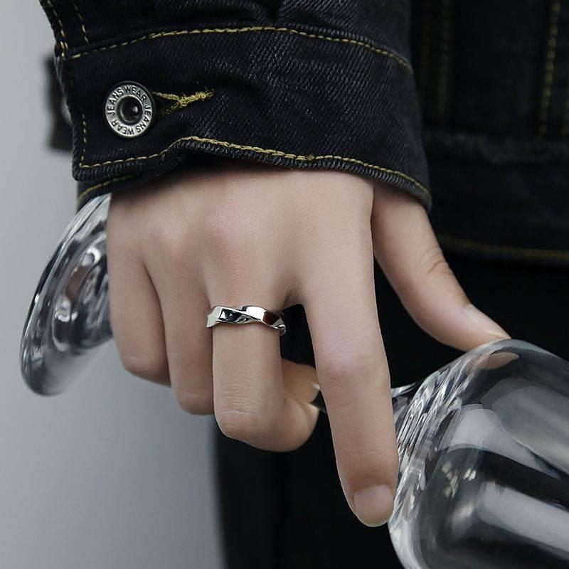 Moebius Infinite Men's High-End Open Ring: Trendy, Cold Style Fashion.
