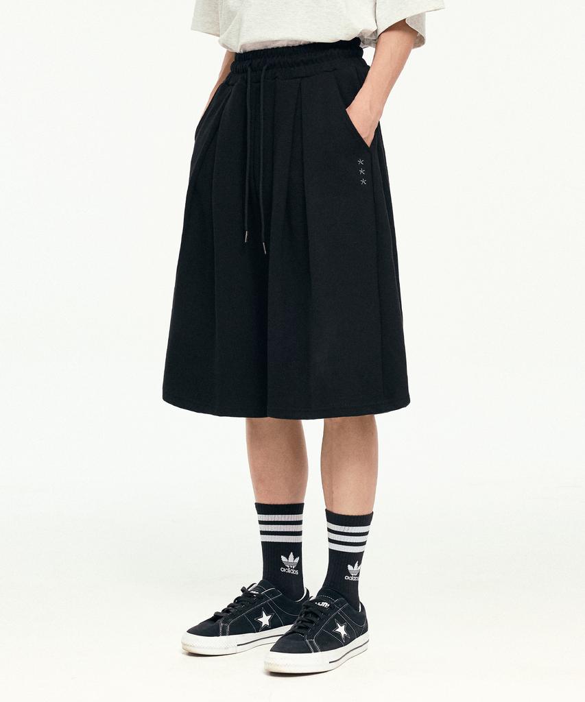 1993STUDIO Wide Balloon Pintuck Sweat Bermuda Pants_Black
