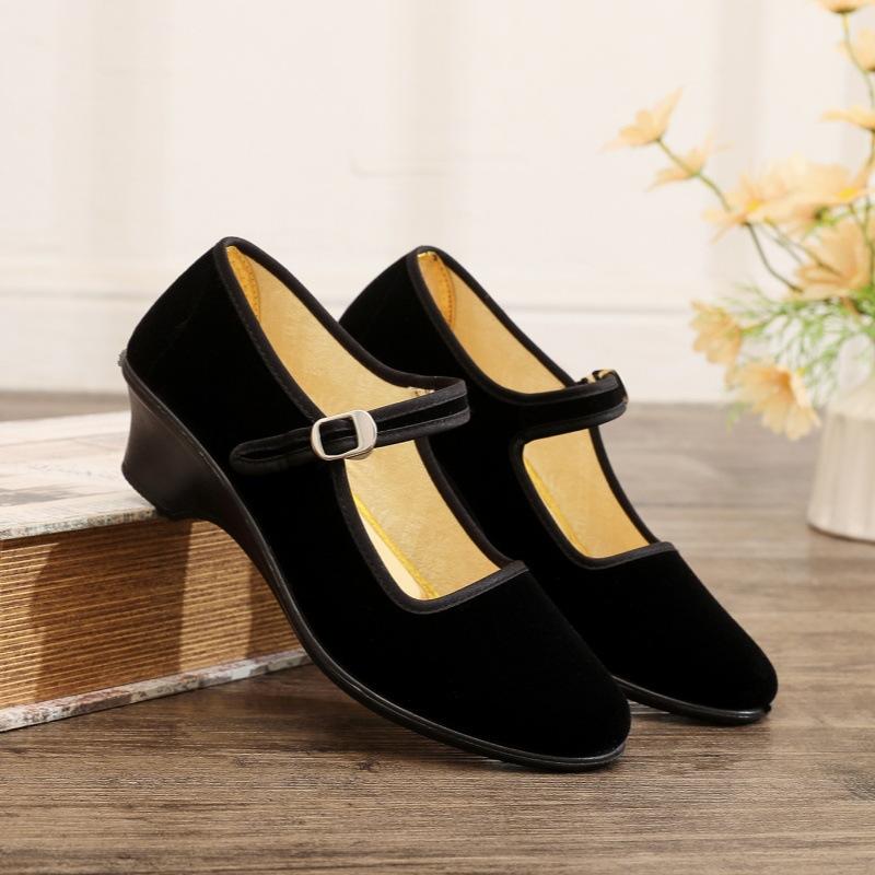 

Small heel cloth shoes etiquette dance shoes ultra-light soft sole breathable casual shoes square dance mother shoes 40 чорний