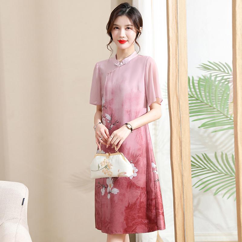 Sommerliches Chiffonkleid im chinesischen Stil: Bedrucktes Kurzarmkleid mit Rundkragen und Taille, perfekt für einen anmutigen und charmanten Look