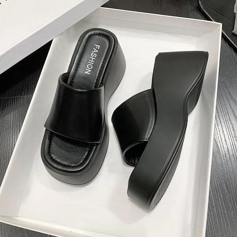 Mode im japanischen Stil Damensandalen Casual Sommermode Silber Keilschuhe 5cm-8cm hohe Plateausandalen 2024