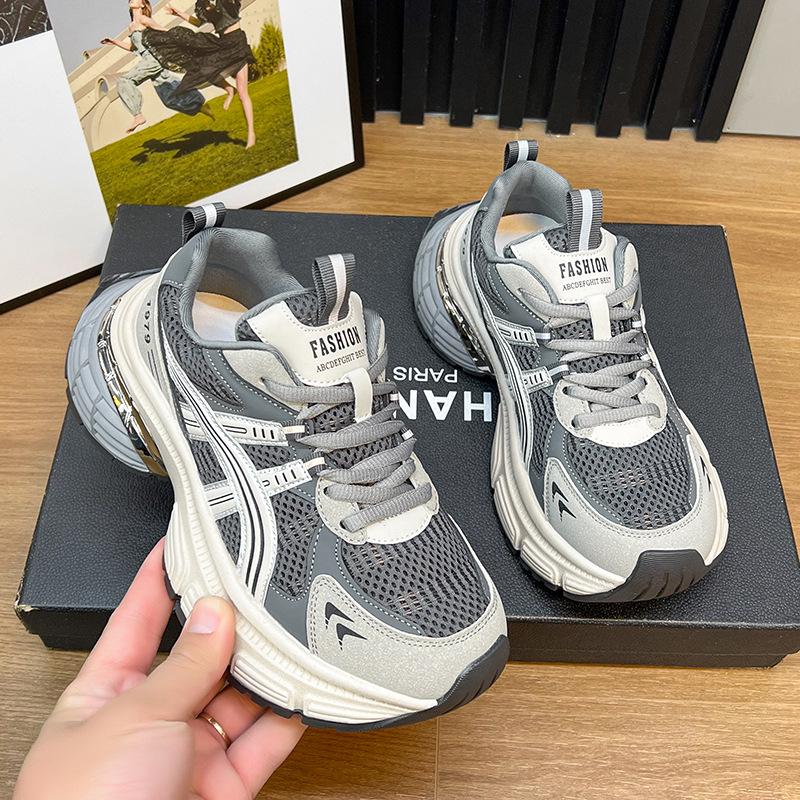

European station thick-soled heightening dad shoes women s 2025 early spring new leather mesh breathable casual sports women s shoes 35 серый