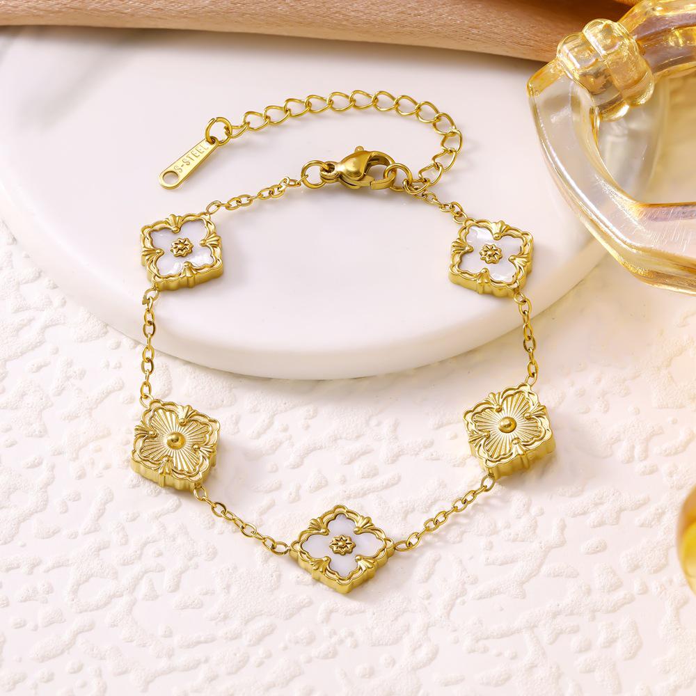 Элегантный итальянский ретро-браслет с четырехлистником: Женская титановая сталь с покрытием 18 карат золотом и перламут.