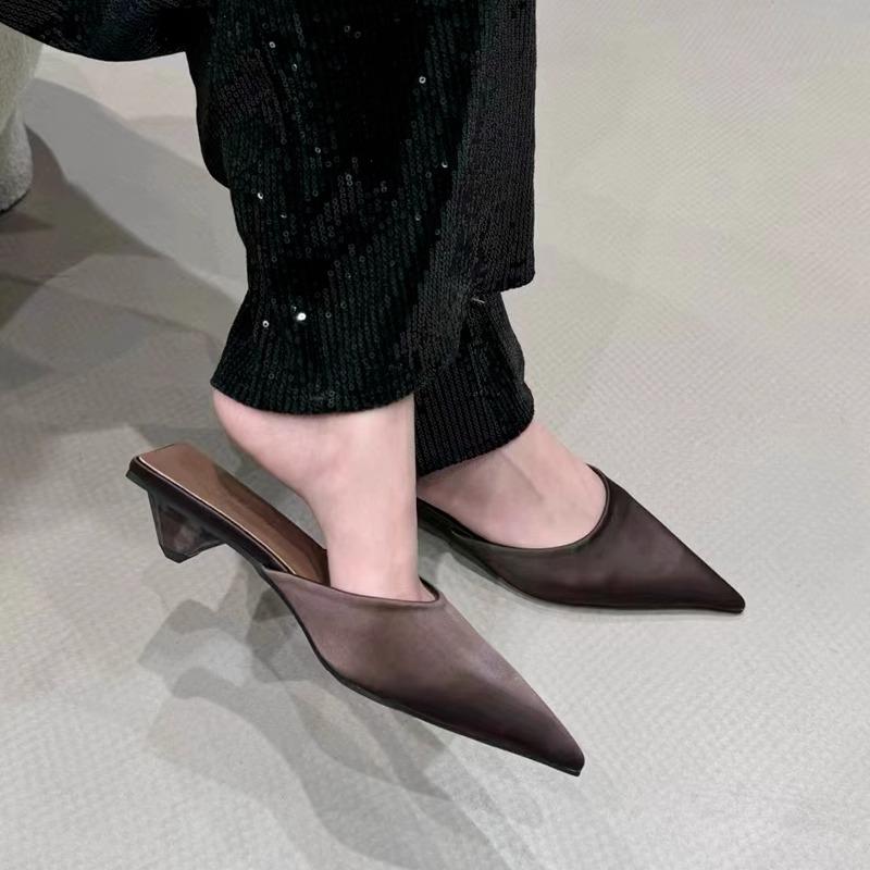 French Catwalk Model Pointed Triangle Thick Heel Satin Half Slippers Female 2025 Summer Wear Fairy Lazy Cool Slippers