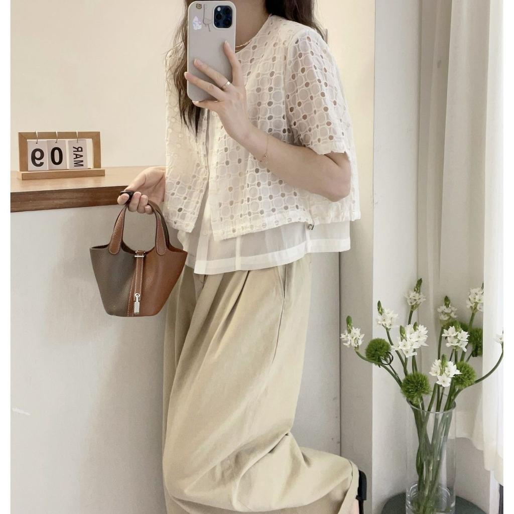 Summer New European Hook Flower Hollow Out Fake Two-piece Short Sleeved Shirt for Women's Summer Design Sense Shirt