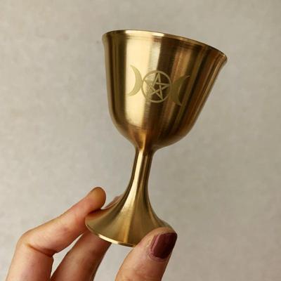 62KD Ritualbecher Altar Kelch Wicca Vergoldung Messing Zeremonie Mond Divination Astrologisches Werkzeug Hexerei Requisite Zubehör