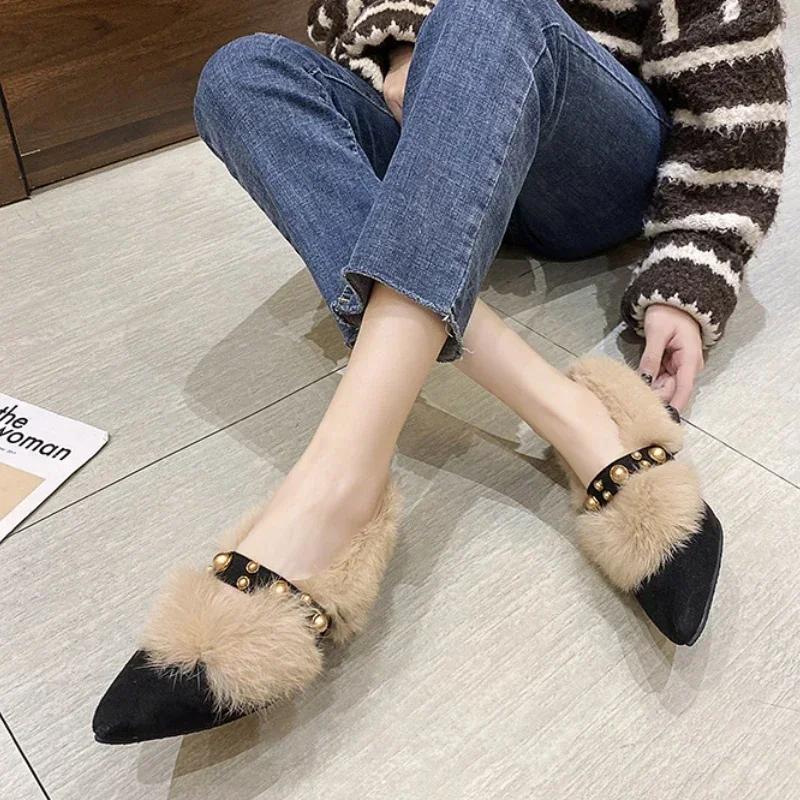 Neue Damen Spitzzehen Nieten Dicke Absätze Slipper Retro Britischer Stil Warm Lässig Slip-on Klobige Schuhe Damenschuhe 2024