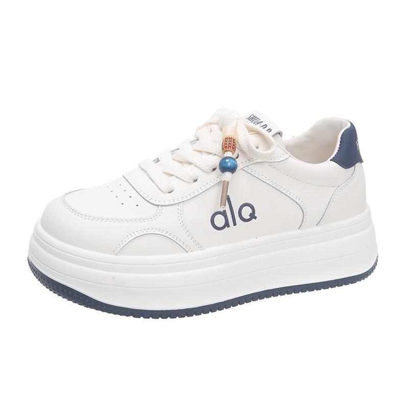 Guofeng platform white shoes women's 2025 new autumn popular board shoes versatile non-slip heightening casual women's shoes