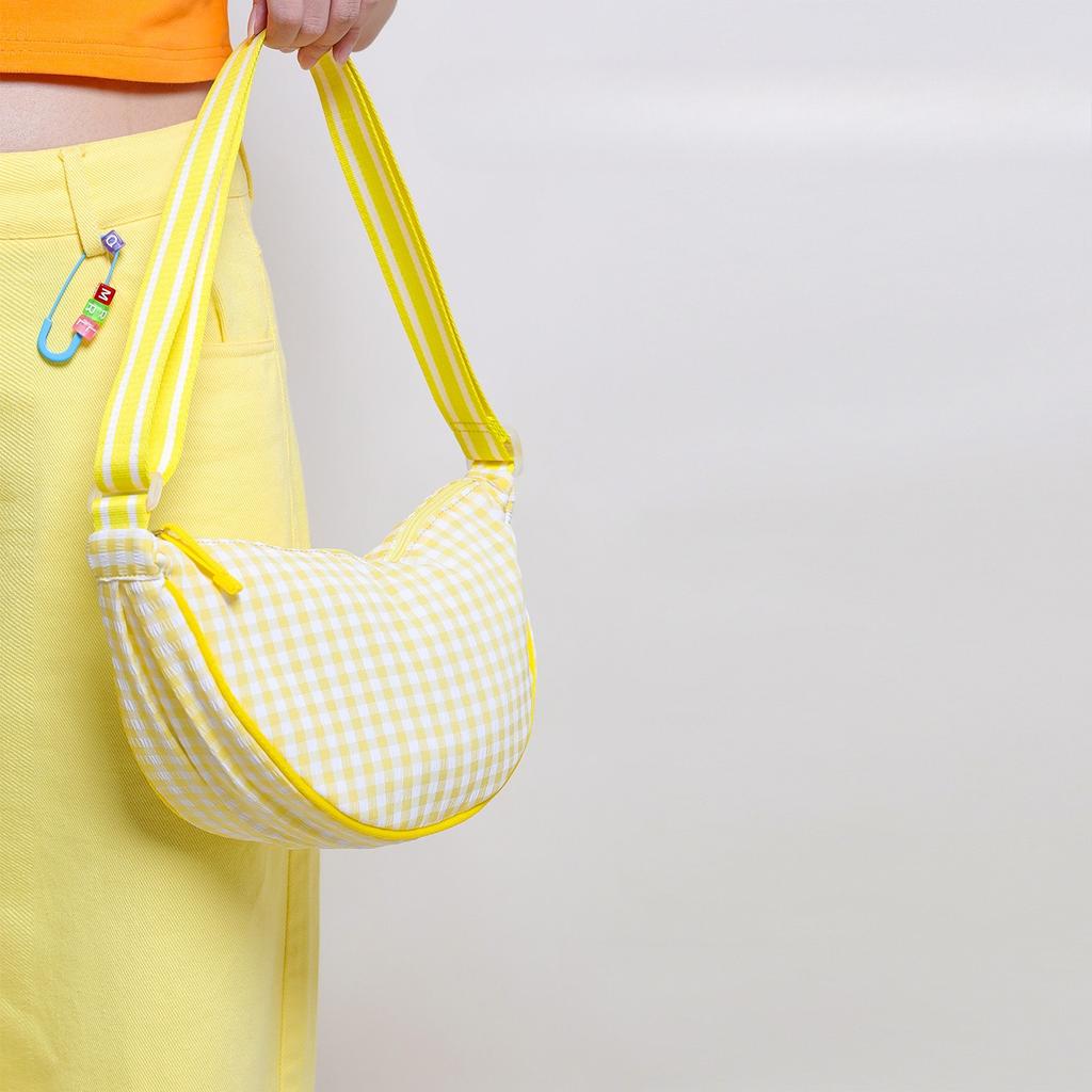 This Is A Laid-back Style Single-shoulder Bag with A Casual and Lightweight Design