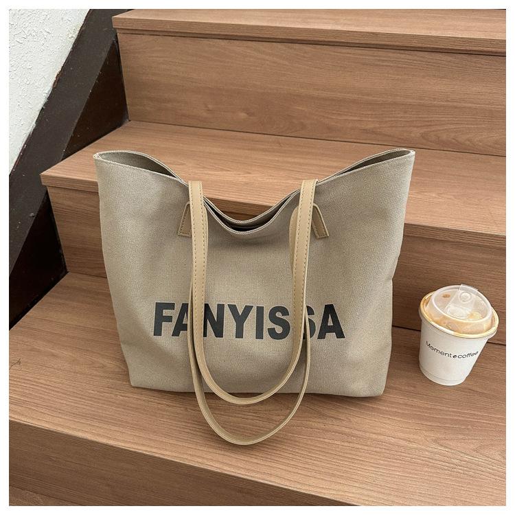 

Печать букв повседневная большая вместимость 2025 новый популярный зарубежный стиль подвеска модная мягкая поверхность плечевая сумка-тоут