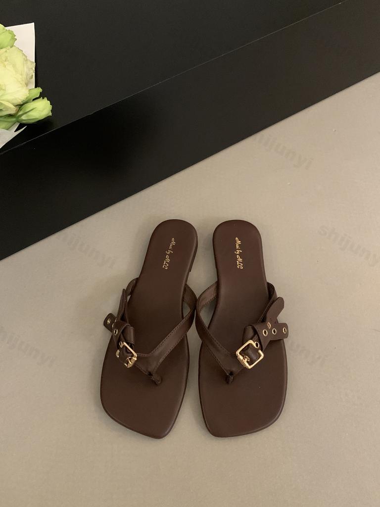 Fashion French Style Retro Belt Buckle Design Flip Flops for Women 2025 Summer Open Toes Comfortable Fashion Slippers Beach Flat Sandals