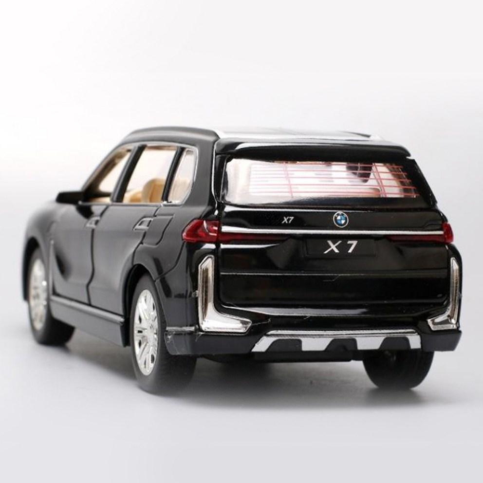 BMW X7 Luxury SUV 1:24 Diecast Alloy Pull-Back Model Car - Black