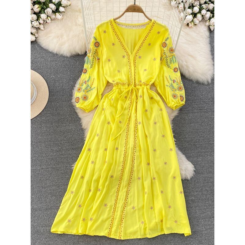 Ethnic Style Yunnan Travel V Neck A- line Dress Embroider