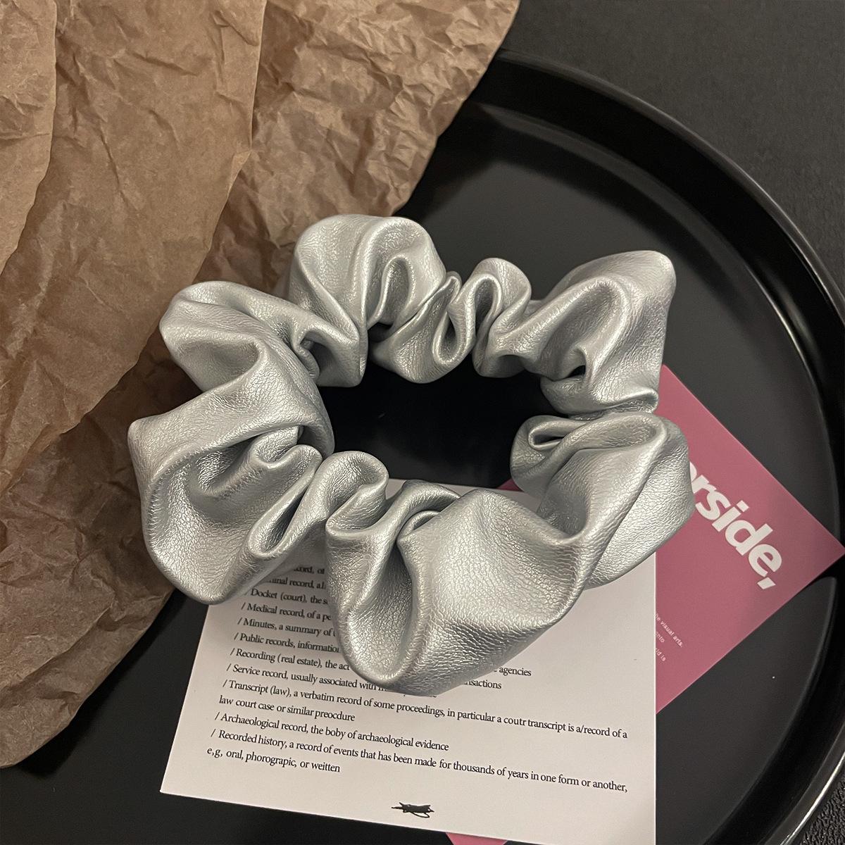 

y2k ПУ Кожа Скранчи Металлический Серебристый Цвет Резинка для Волос Милая Простая Эластичная Резинка для Волос Женские Аксессуары для Волос Повседневный Головной Убор