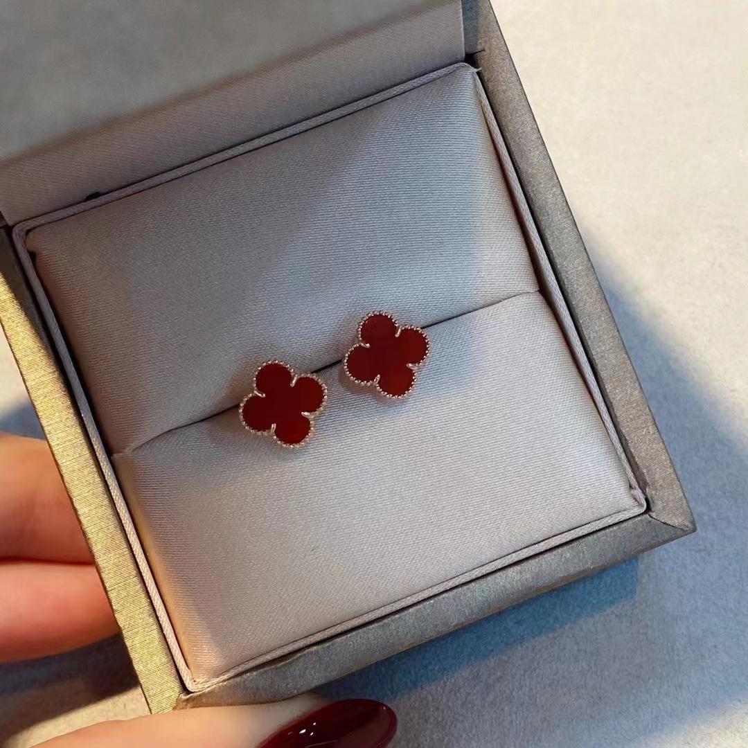 

Темпераментные серьги с четырьмя лепестками клевера премиум-класса, легкие, роскошные, простые, на каждый день, антиаллергенный подарок на день Святого Валентина красный